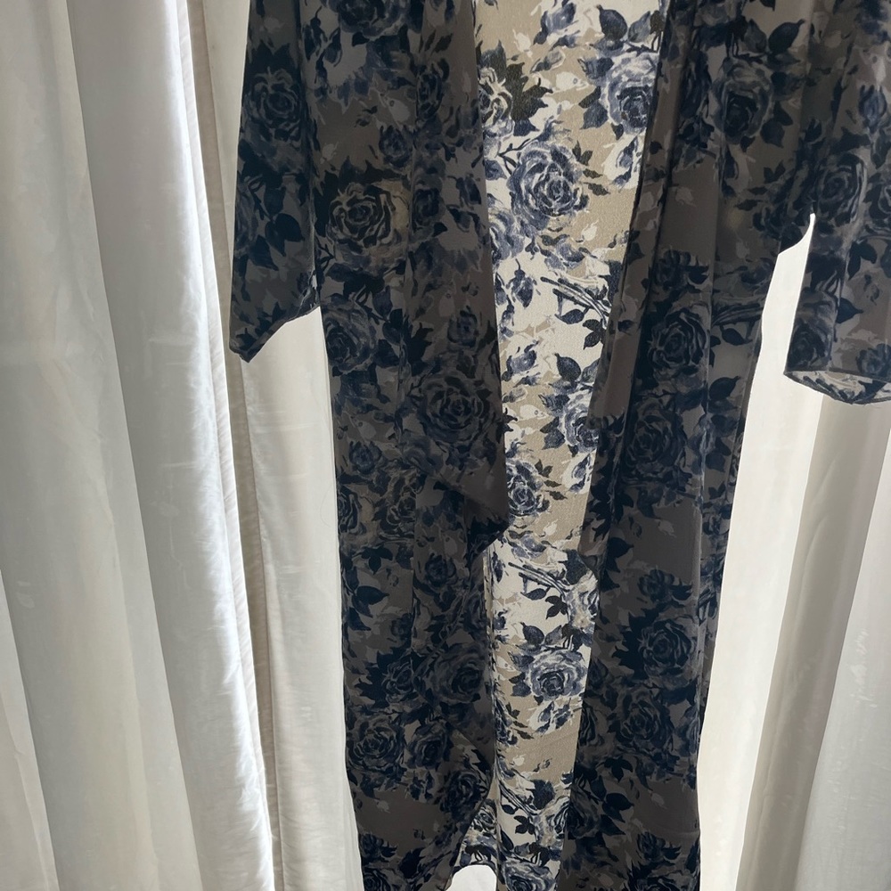 Knee length floral kimono
